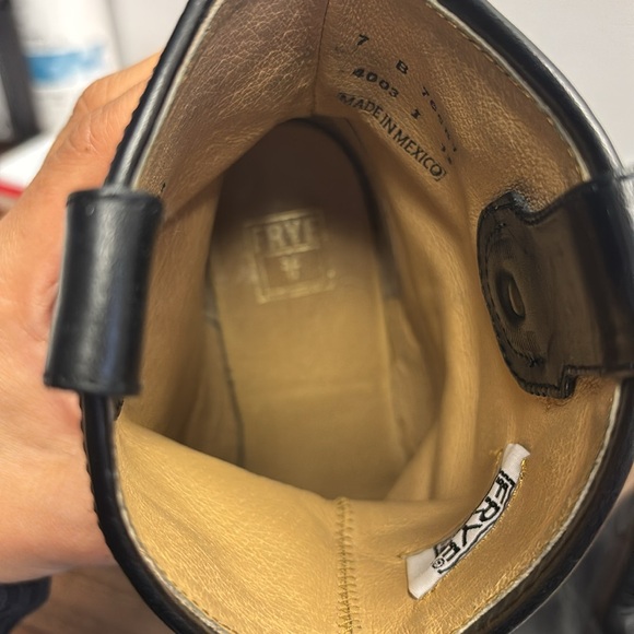 Frye Women's Jackie Button Short Boot. Used condition. Size 7. - Picture 14 of 16